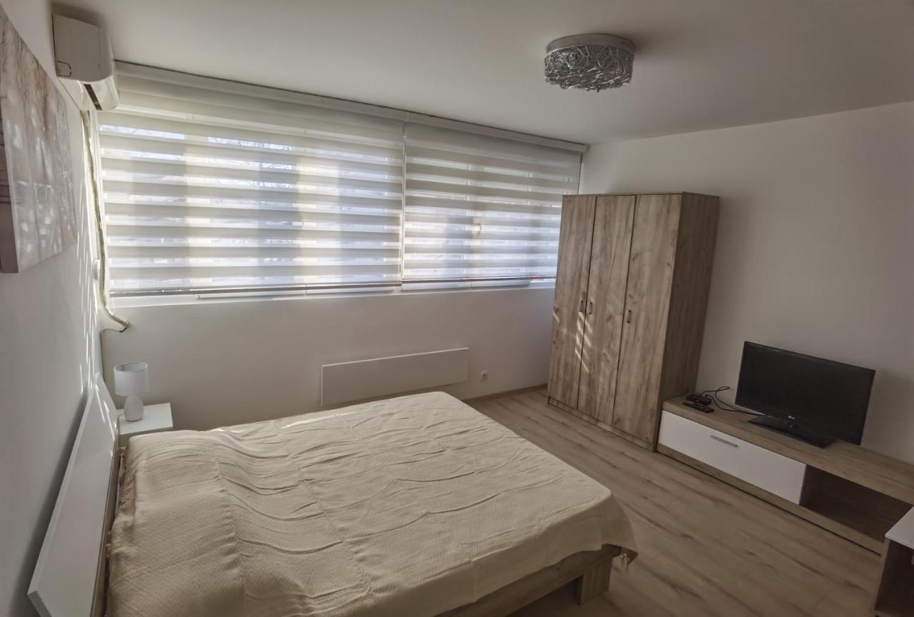 דירות בלגרד Apartman Lena Banovo Brdo מראה חיצוני תמונה